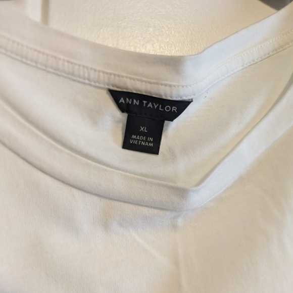 Ann Taylor T-shirt - Picture 2 of 6